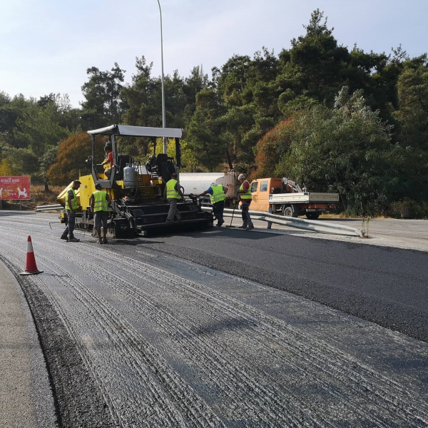 Η Περιφερειακή Ενότητα Καβάλας ρίχνει άσφαλτο στο οδικό δίκτυο του Νομού Καβάλας