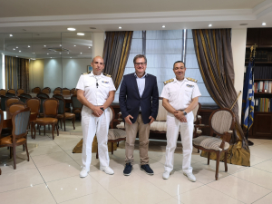 &Omicron; &Alpha;&nu;&tau;&iota;&pi;&epsilon;&rho;&iota;&phi;&epsilon;&rho;&epsilon;&iota;ά&rho;&chi;&eta;&sigmaf; &Kappa;&alpha;&beta;ά&lambda;&alpha;&sigmaf; &sigma;&upsilon;&nu;&alpha;&nu;&tau;ή&theta;&eta;&kappa;&epsilon; &mu;&epsilon; &tau;&omicron;&nu; &Delta;&iota;&omicron;&iota;&kappa;&eta;&tau;ή &tau;&eta;&sigmaf; 2&eta;&sigmaf; &Pi;&epsilon;&rho;&iota;&phi;&epsilon;&rho;&epsilon;&iota;&alpha;&kappa;ή&sigmaf; &Delta;&iota;&omicron;ί&kappa;&eta;&sigma;&eta;&sigmaf; &Lambda;&Sigma;-&Epsilon;&Lambda;.&Alpha;&Kappa;&Tau;